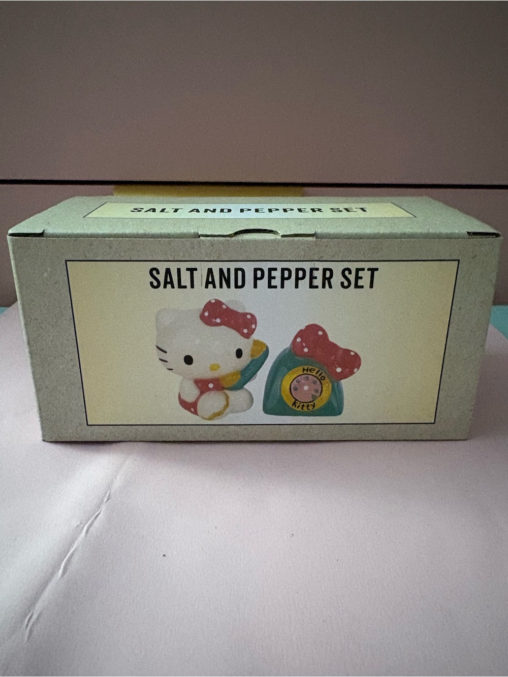 Hello Kitty Pink White and Teal Salt & Pepper Toy Set